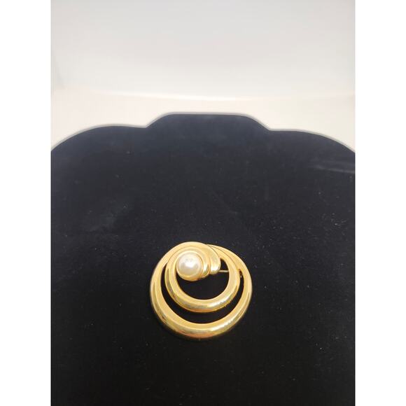 Napier Swirl Gold tone Faux Pearl Brooch *read* - Picture 1 of 6